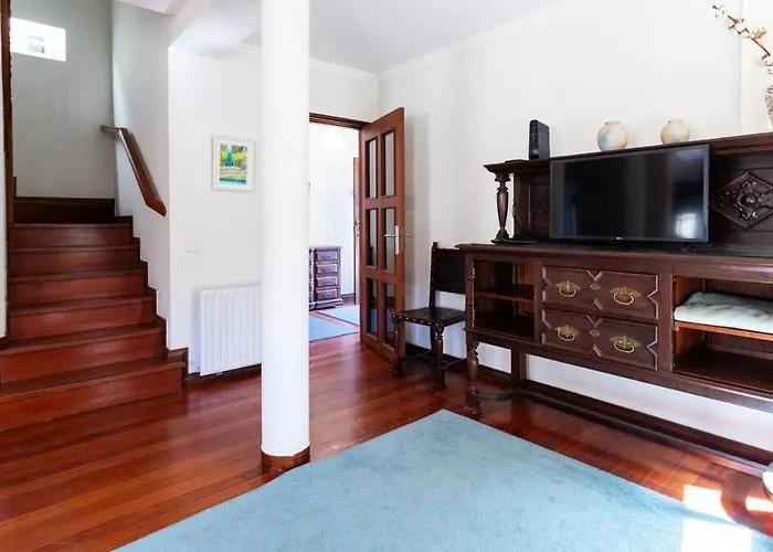 Fantastic Soeiro Mendes By Unique Hosts